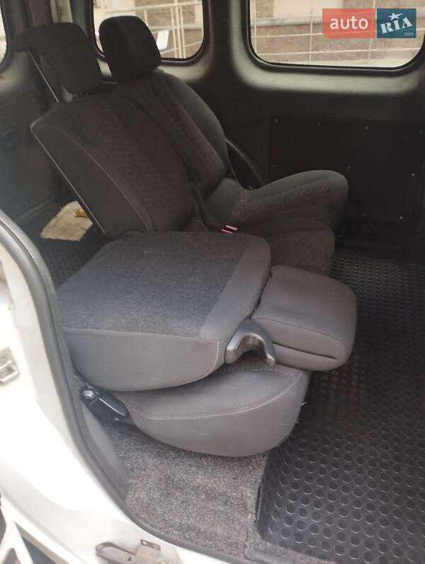 Минивэн Renault Kangoo 2009 в Киеве