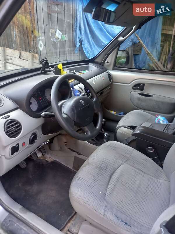 Мінівен Renault Kangoo 2004 в Чернівцях