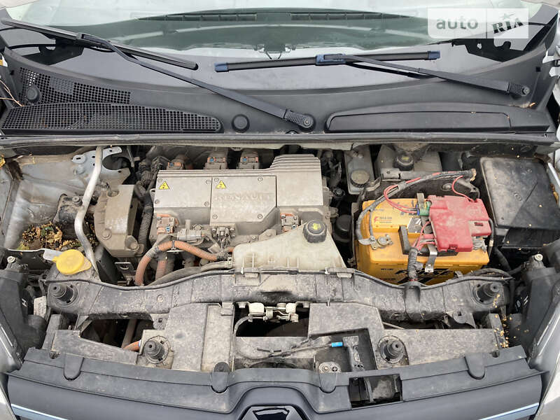 Вантажний фургон Renault Kangoo 2015 в Золочеві