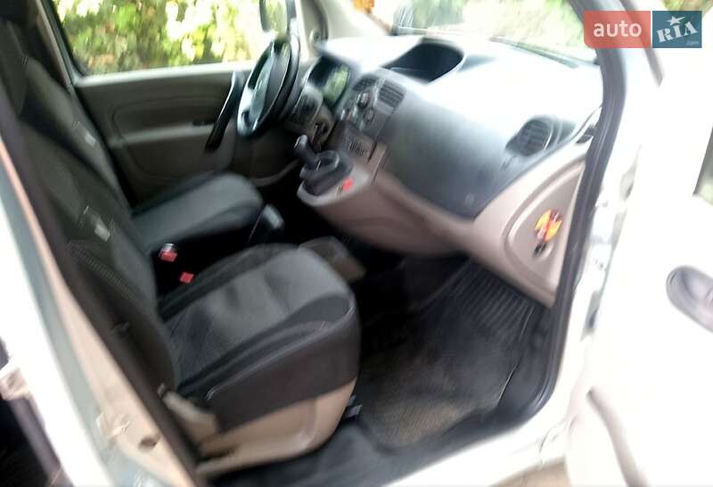 Минивэн Renault Kangoo 2010 в Измаиле