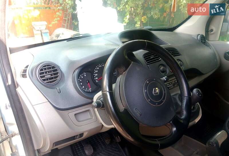 Минивэн Renault Kangoo 2010 в Измаиле