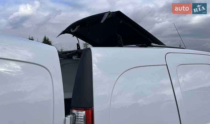 Грузовой фургон Renault Kangoo 2017 в Львове