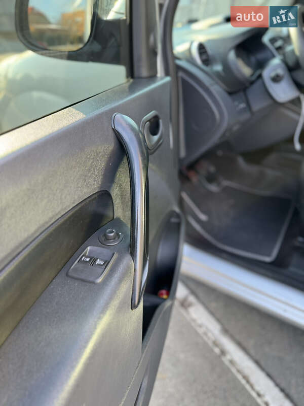 Минивэн Renault Kangoo 2016 в Киеве фото 12 Минивэн Renault Kangoo 2016 в Киеве