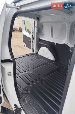 Грузовой фургон Renault Kangoo 2021 в 