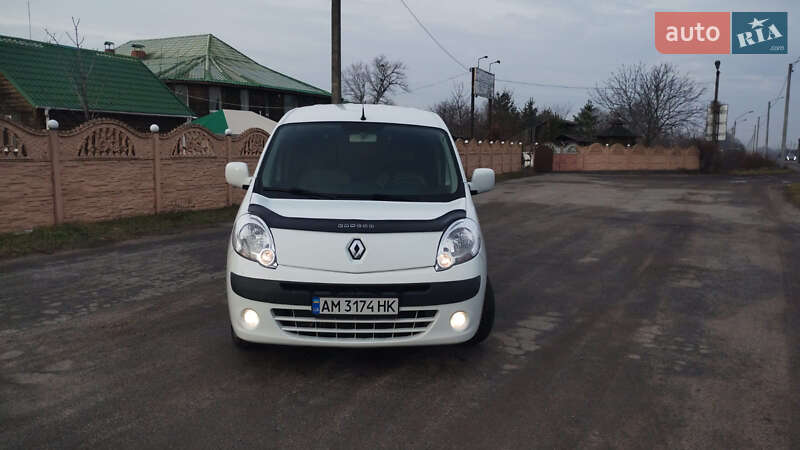 Минивэн Renault Kangoo 2012 в 