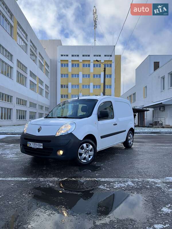 Вантажопасажирський фургон Renault Kangoo 2011 в Рівному