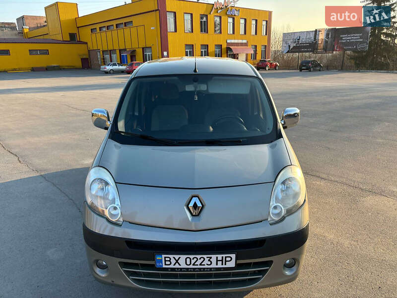 Минивэн Renault Kangoo 2011 в Каменец-Подольском