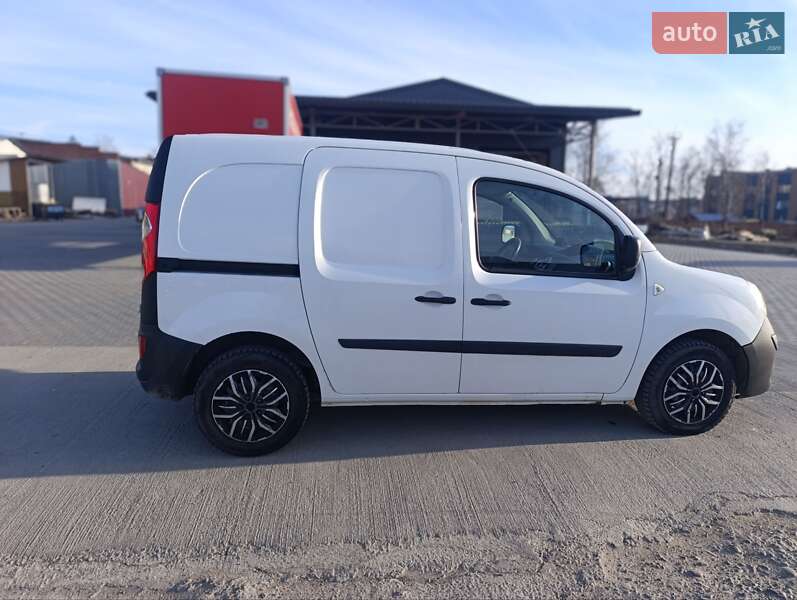 Грузопассажирский фургон Renault Kangoo 2011 в Черновцах
