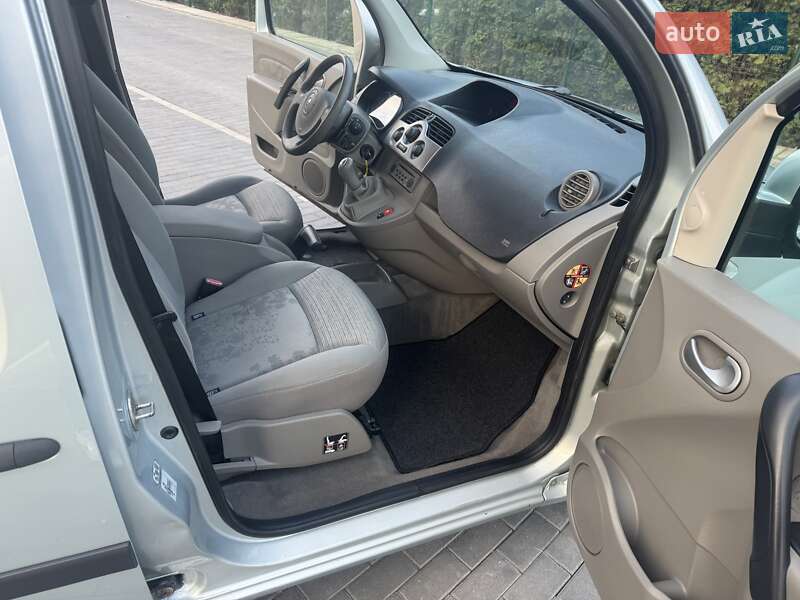 Минивэн Renault Kangoo 2009 в Шепетовке