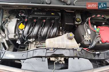 Минивэн Renault Kangoo 2011 в 