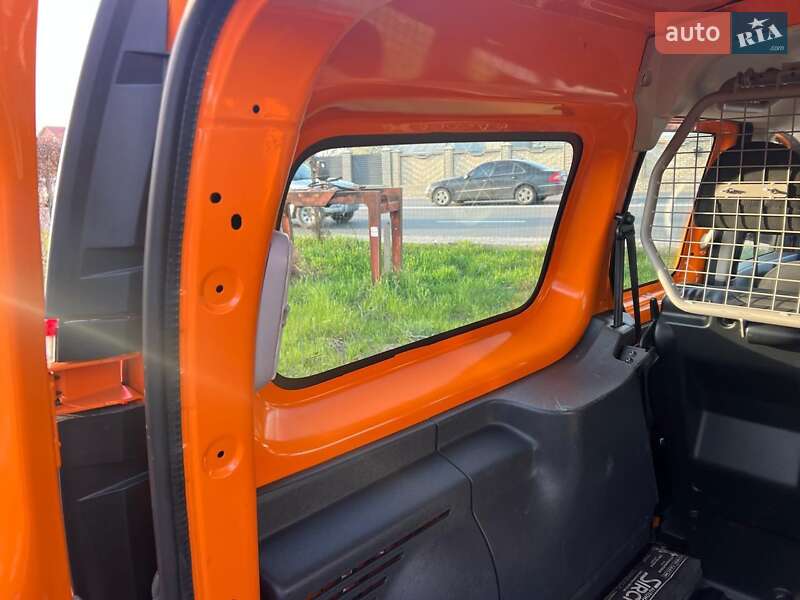 Мінівен Renault Kangoo 2017 в Чернівцях