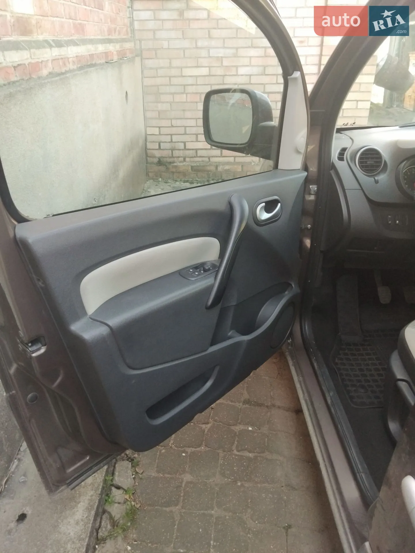 2012 Renault Kangoo - мініатюра 28