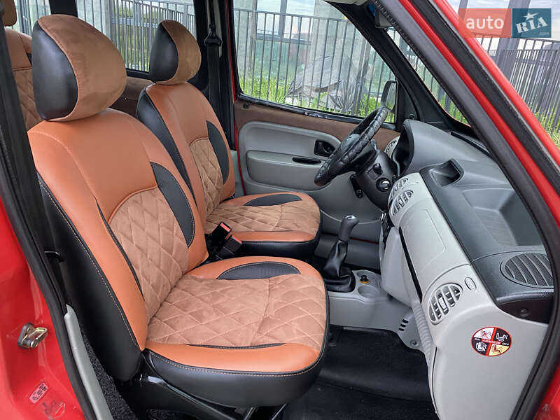 Мінівен Renault Kangoo 2006 в Луцьку