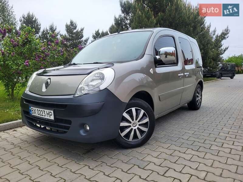 Минивэн Renault Kangoo 2011 в 