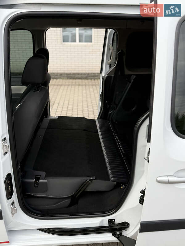 Мінівен Renault Kangoo 2015 в Києві