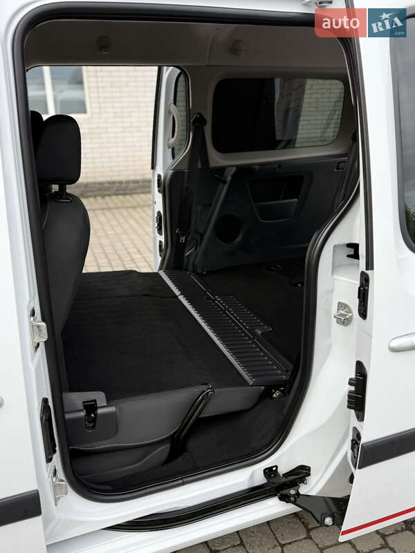 Мінівен Renault Kangoo 2015 в Києві