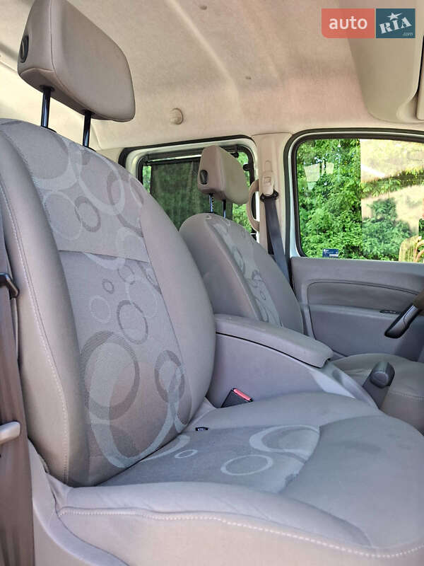 Минивэн Renault Kangoo 2008 в Луцке