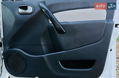 Минивэн Renault Kangoo 2013 в 