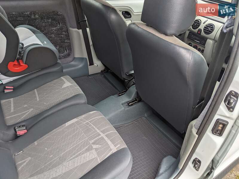 Минивэн Renault Kangoo 2005 в Рожище