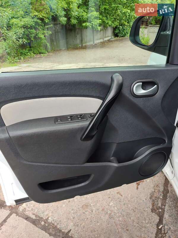 Минивэн Renault Kangoo 2014 в Киеве