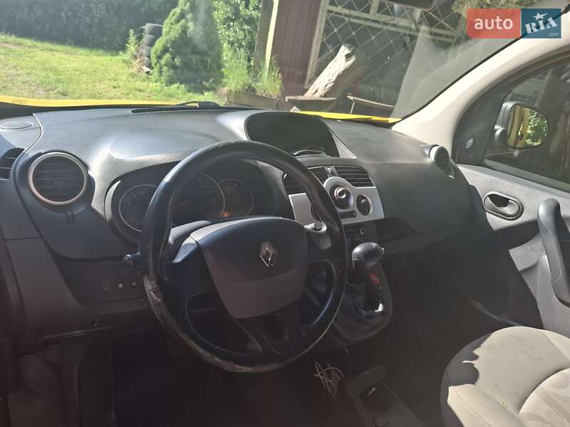 Минивэн Renault Kangoo 2015 в Ужгороде