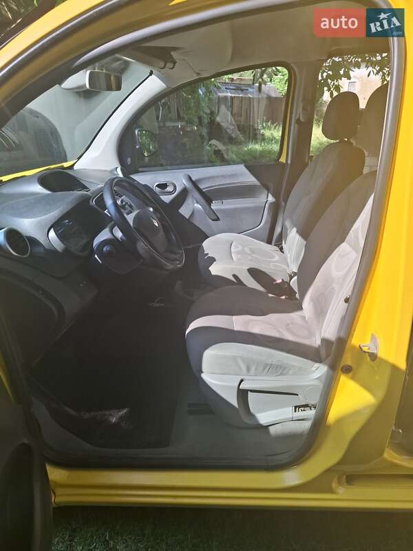 Минивэн Renault Kangoo 2015 в Ужгороде