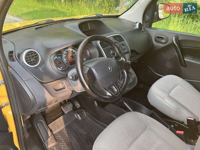 Грузовой фургон Renault Kangoo 2016 в Луцке