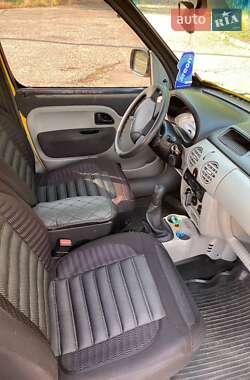 Минивэн Renault Kangoo 2006 в 