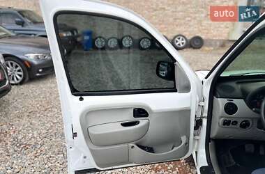 Минивэн Renault Kangoo 2004 в 
