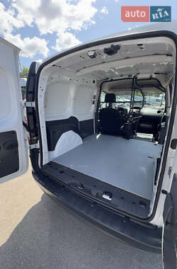 Грузовой фургон Renault Kangoo 2020 в 