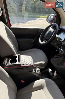 Минивэн Renault Kangoo 2015 в 