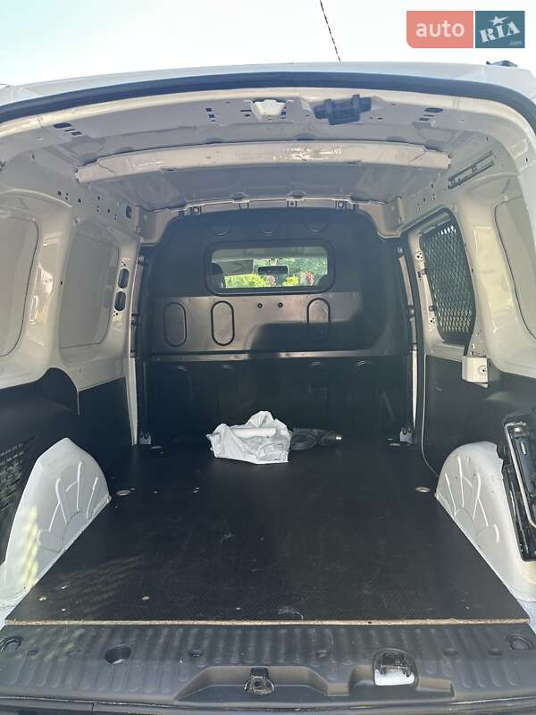 Вантажний фургон Renault Kangoo 2019 в Львові