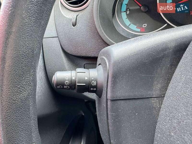 Грузовой фургон Renault Kangoo 2012 в Киеве