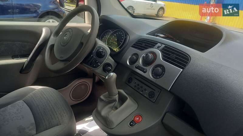 Минивэн Renault Kangoo 2009 в Луцке