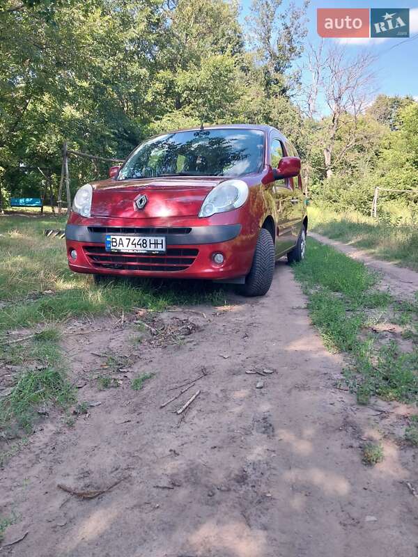 Минивэн Renault Kangoo 2011 в Александровке