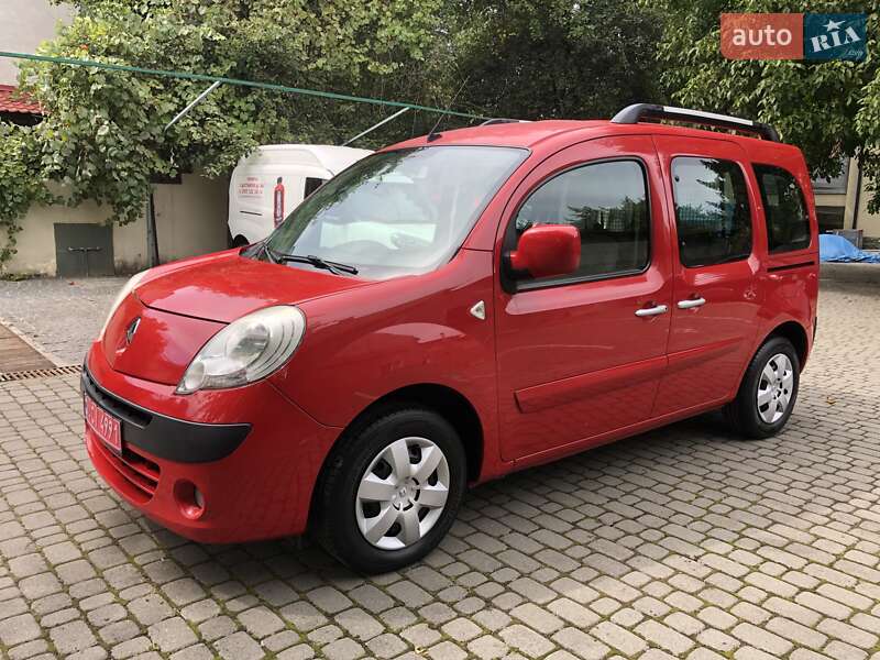 Минивэн Renault Kangoo 2012 в 