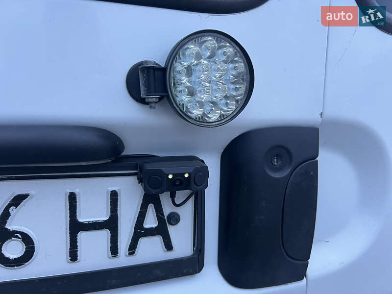 Грузовой фургон Renault Kangoo 2000 в Нововолынске