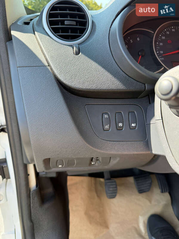 Грузовой фургон Renault Kangoo 2017 в Львове