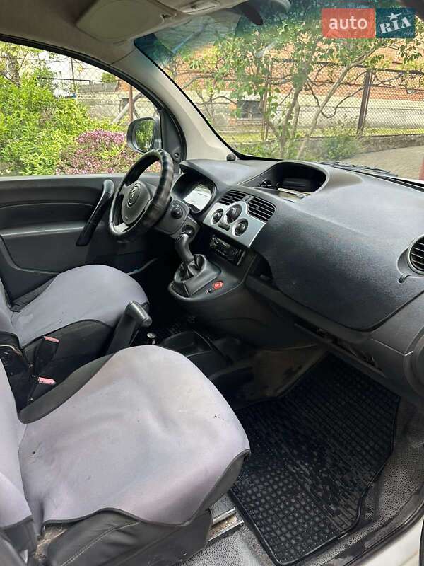 Грузовой фургон Renault Kangoo 2013 в Львове