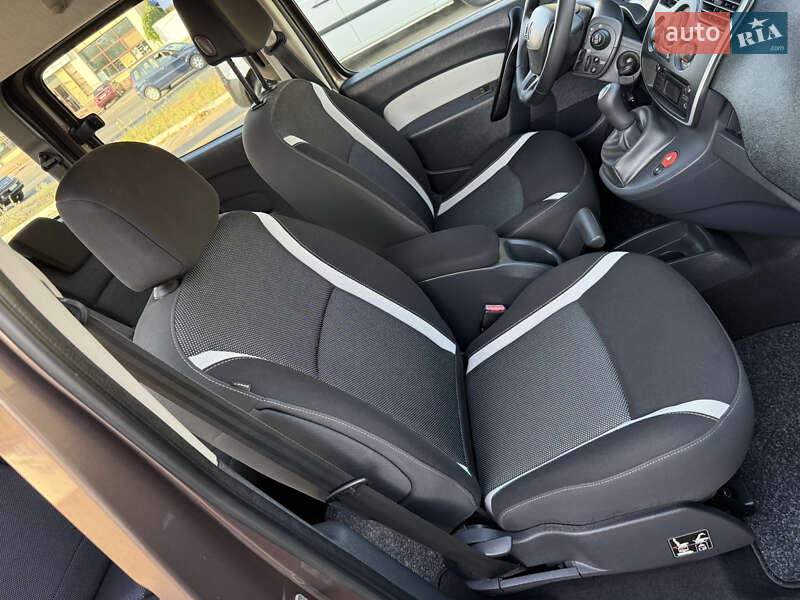 Мінівен Renault Kangoo 2015 в Дніпрі