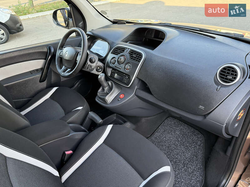 Мінівен Renault Kangoo 2015 в Дніпрі