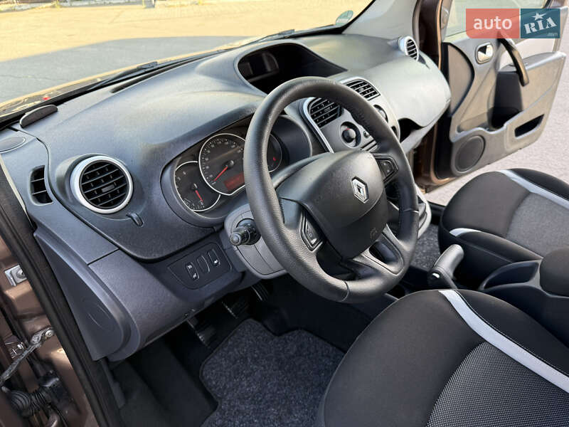 Мінівен Renault Kangoo 2015 в Дніпрі