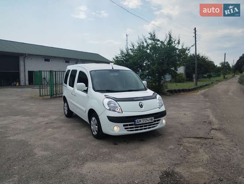 Минивэн Renault Kangoo 2012 в 
