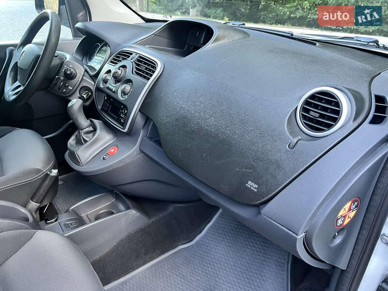 Мінівен Renault Kangoo 2017 в Чернівцях