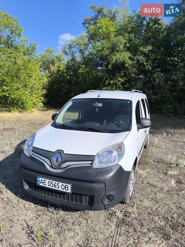 Вантажопасажирський фургон Renault Kangoo 2016 в Дніпрі
