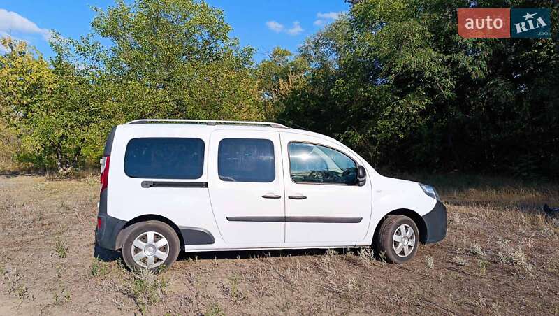 Вантажопасажирський фургон Renault Kangoo 2016 в Дніпрі