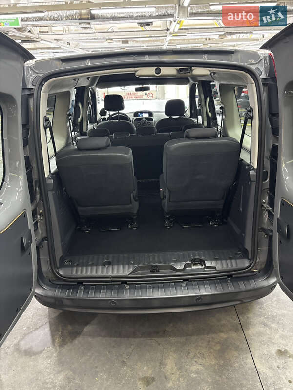 Мінівен Renault Kangoo 2015 в Чернівцях