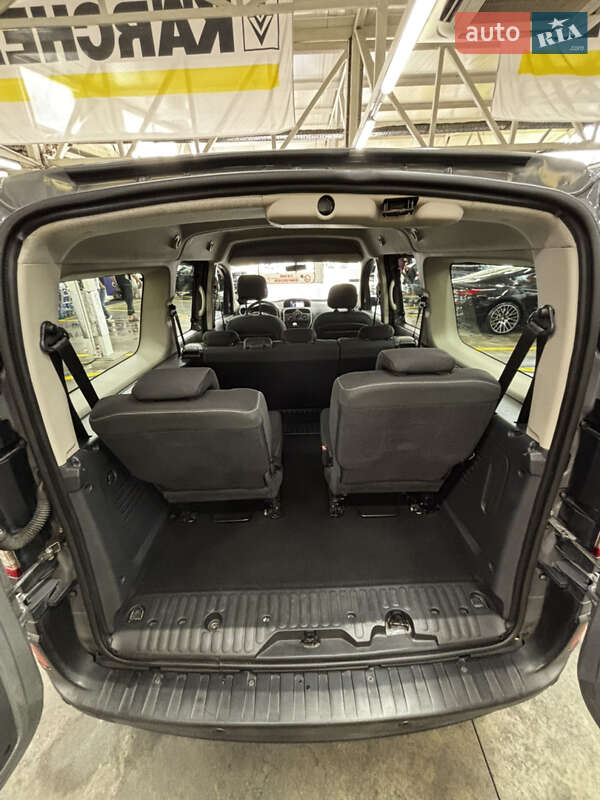 Мінівен Renault Kangoo 2015 в Чернівцях