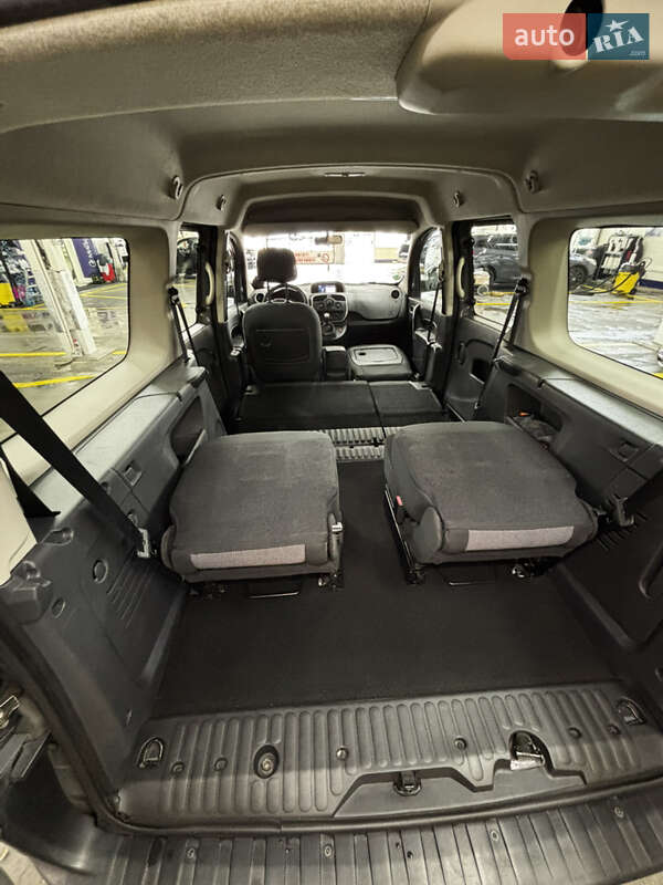Мінівен Renault Kangoo 2015 в Чернівцях