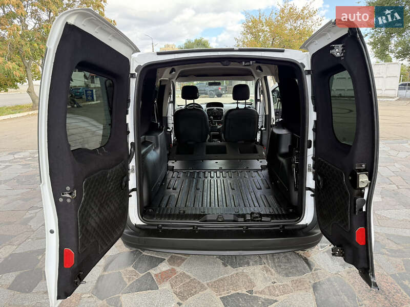 Мінівен Renault Kangoo 2014 в Дніпрі